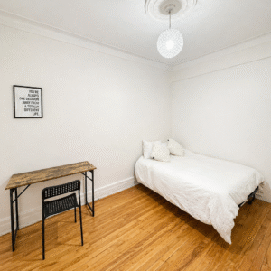 Chambre 2 - 703 Rue de Cadillac, Montréal, QC H1N 2T2