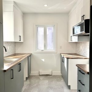 Chambre 5 – 116 Rue Gravel, Montréal, QC H8R 1X5