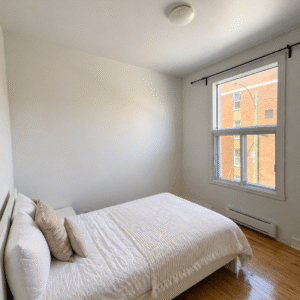 Chambre 5 -262 Laurier Ave EMontreal, QC H2T 1G3