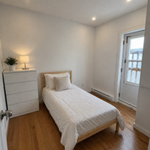 Chambre- 3- 2014 Rue Saint-André, Montréal, QC H2L 3V1 (Copie)